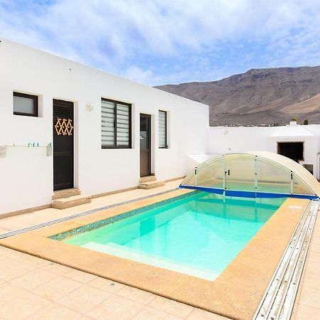 Famara Beach House Bagian luar foto