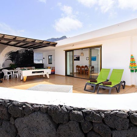 Famara Beach House Bagian luar foto