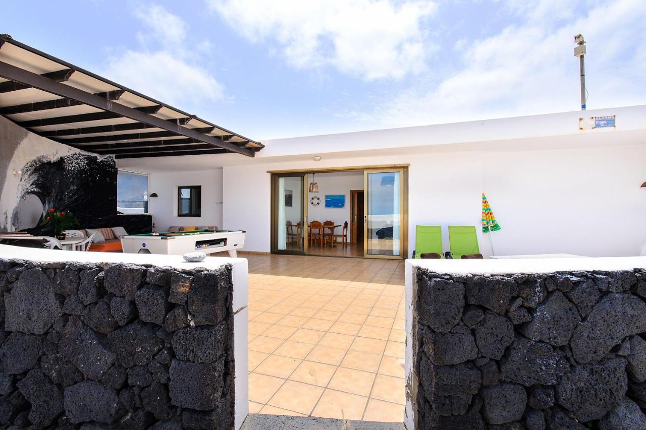 Famara Beach House Bagian luar foto