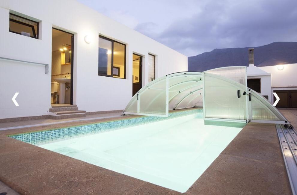 Famara Beach House Bagian luar foto