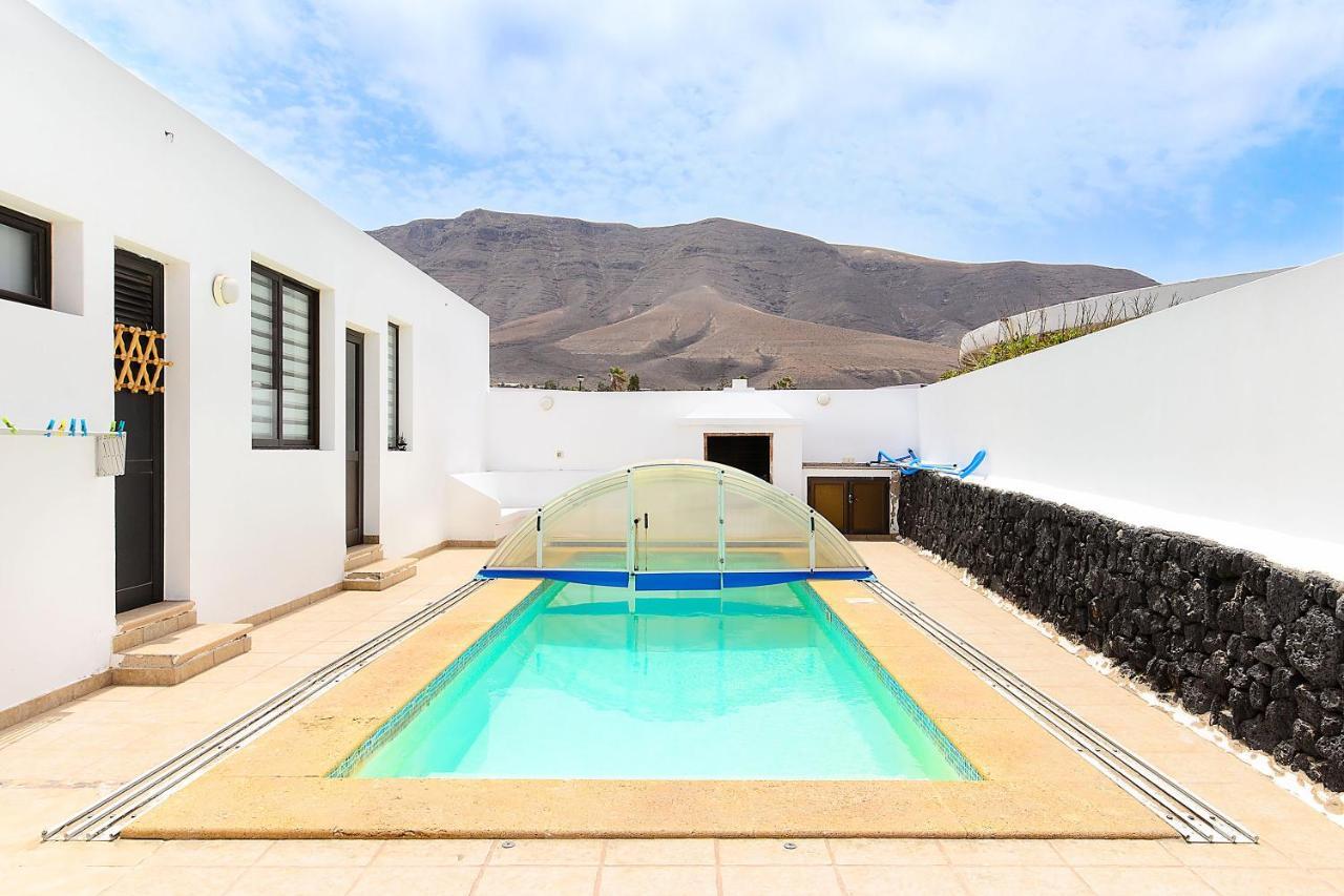 Famara Beach House Bagian luar foto
